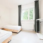 Apartment Tolstov - 3 - Kitchen - Dining - Terrace - 25 Min To Messe Dus