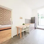 Apartment Tolstov - 3 - Kitchen - Dining - Terrace - 25 Min To Messe Dus *
