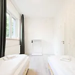 Apartment Tolstov - 3 - Kitchen - Dining - Terrace - 25 Min To Messe Dus *