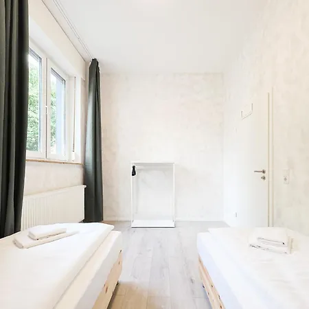 Apartment Tolstov - 3 - Kitchen - Dining - Terrace - 25 Min To Messe Dus *