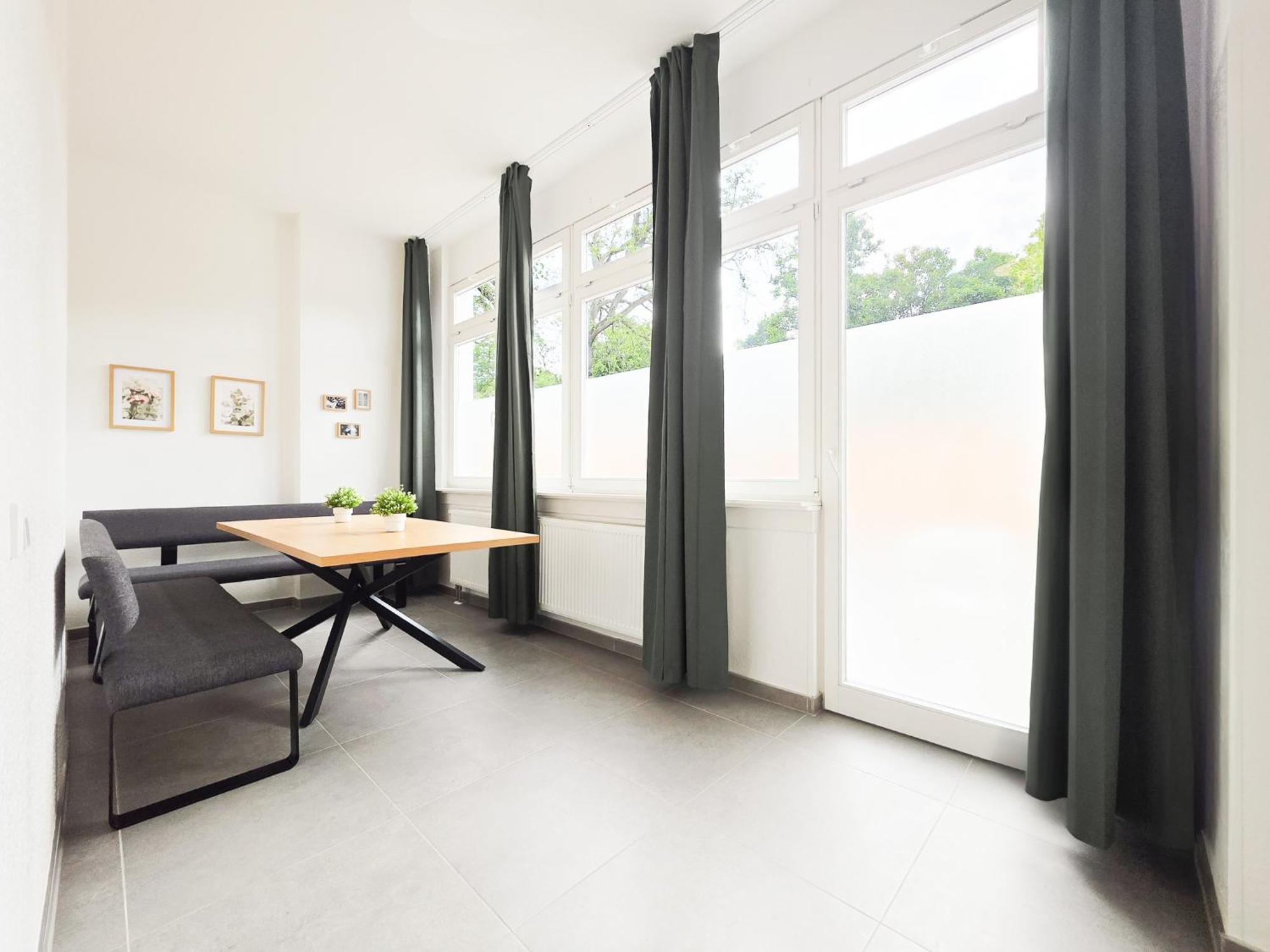 Tolstov - 3 - Kitchen - Dining - Terrace - 25 Min To Messe Dus *